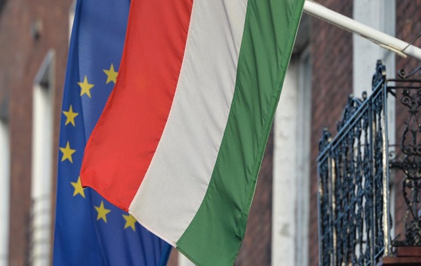 ЗМІ: Угорщина заблокувала старт переговорів щодо вступу України в ЄС