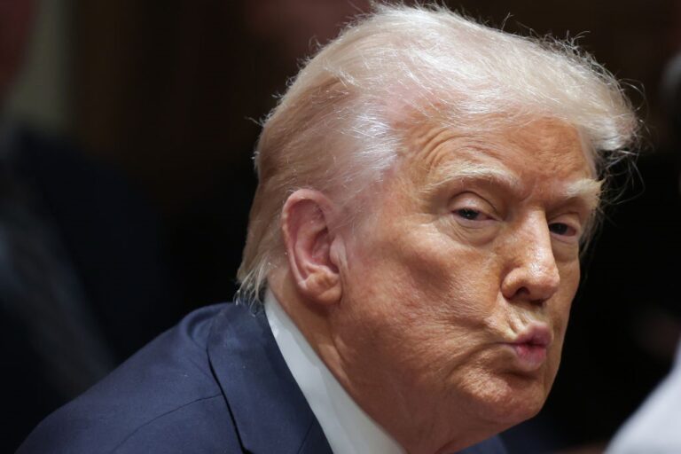 Трамп наказав розсекретити розслідування про зв’язки його штабу з РФ