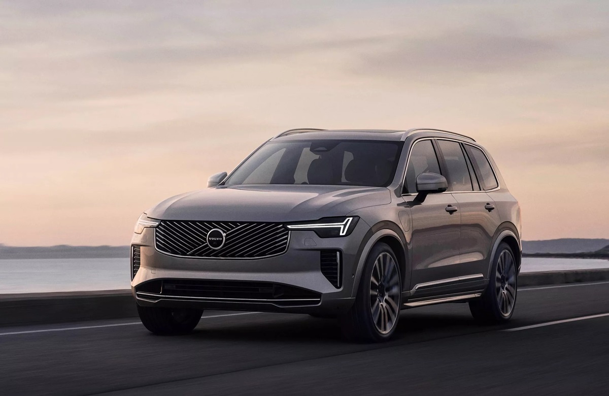 Новини бізнесу - Volvo відкликає гібріди в США через ризик пожежі