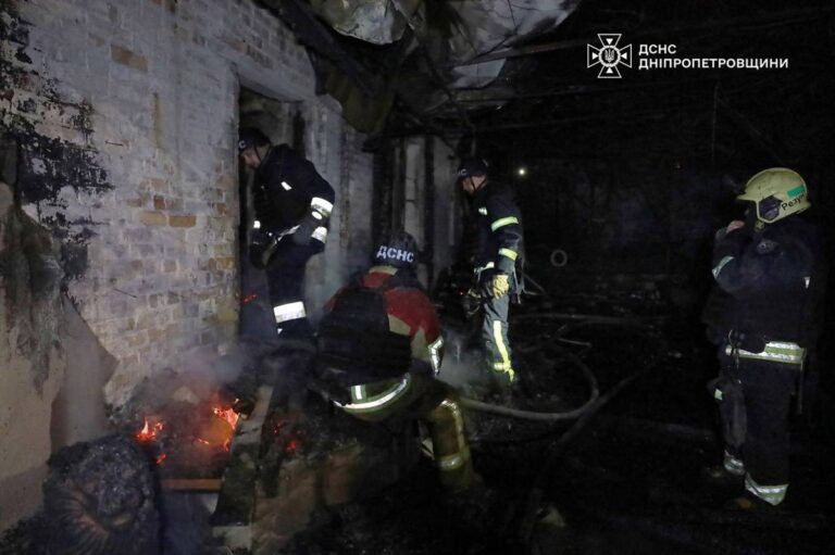 Атака на Дніпро: з’явилися фото наслідків