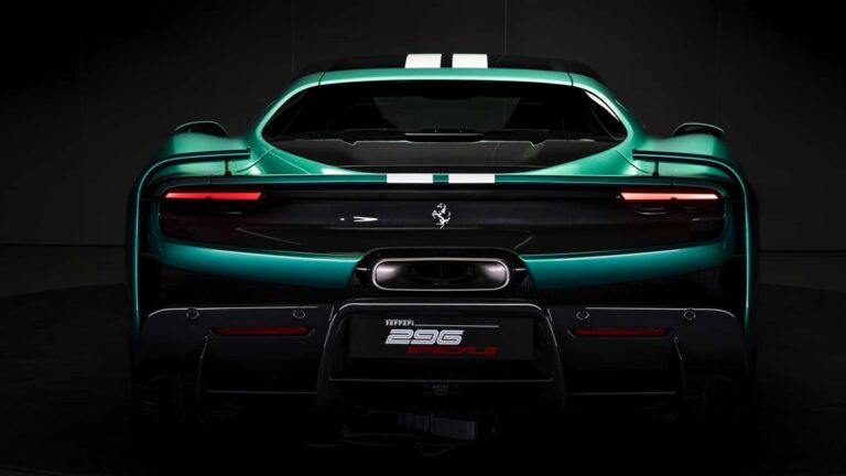 Показана екстремальна версія суперкара Ferrari 296