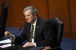 Новини світу - США готові перетворити Путіна та РФ на "корм для риб" - сенатор