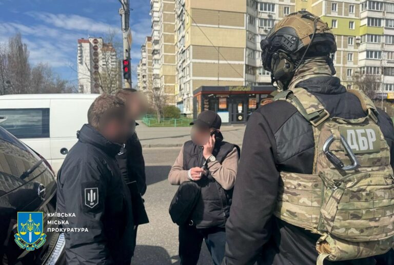 У Києві на хабарі затримали посадовця РДА