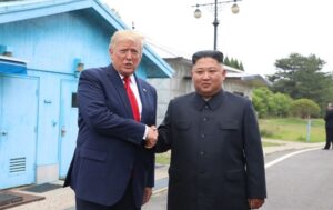 Новини світу - У нас чудові стосунки: Трамп заявив, що хоче зустрітися з Ином