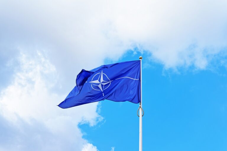 У НАТО зупинили обговорення зміни стратегії щодо Росії – ЗМІ