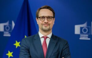 Новини України - В ЄС думають над зміною статусу для українських біженців