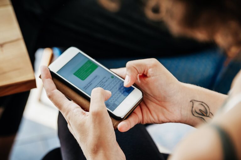Викрито схему вимагання грошей у підлітків у Telegram