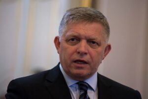 Новини світу - Фіцо поскаржився на ідею Мерца позбавити Словаччину виплат