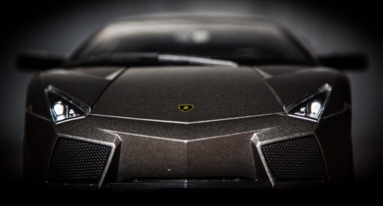 Гібриди принесли Lamborghini майже €900 млн за квартал