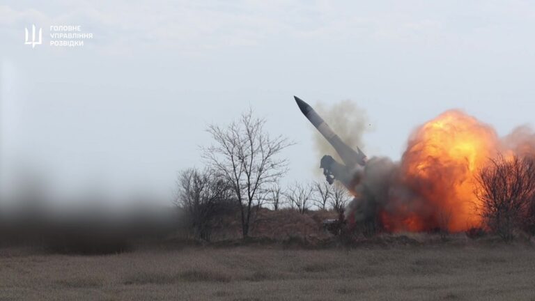 ГУР показало, як б’є ракетами С-200 по росіянам