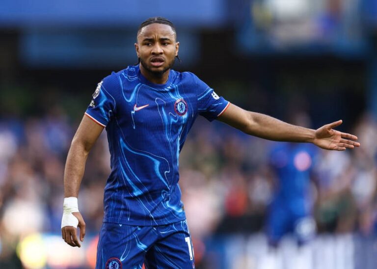 Один із нападників Челсі покине команду