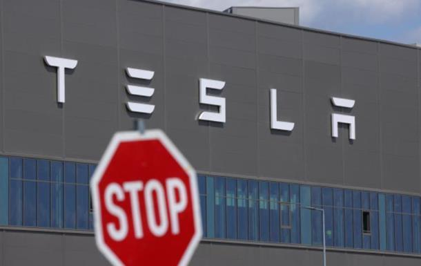 Новини бізнесу - Продажі Tesla впали на 49% у квітні - ЗМІ