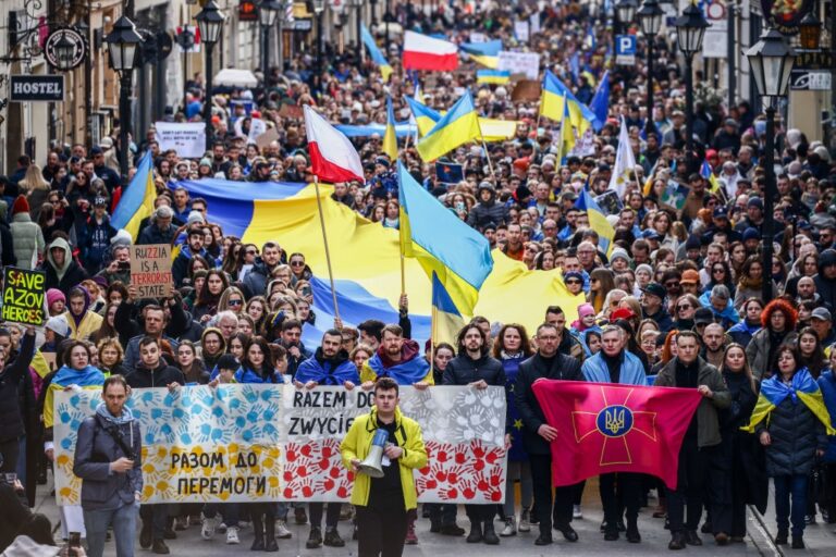 Стало відомо, скільки українців готові назавжди залишаться в Польщі