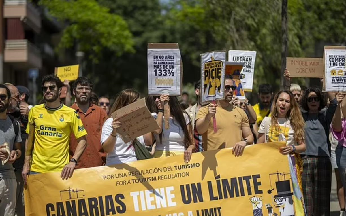 Новини світу - У кількох містах Іспанії відбулися масові протести проти туризму