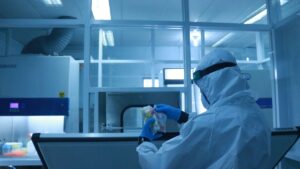 Новини світу - У світі швидко поширюється новий високозаразний варіант COVID-19