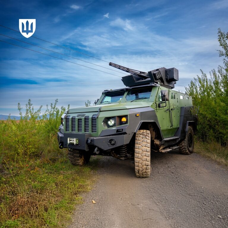 На озброєння ЗСУ спорядили два бронеавтомобілі класу MRAP