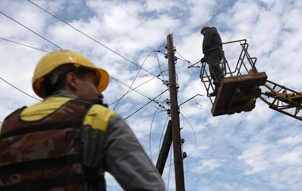 Бригада енергетиків потрапила під удар росіян на Запоріжжі