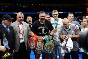 Новини спорту - Джонні Нельсон оцінив шанси Усика проти Алі та Тайсона