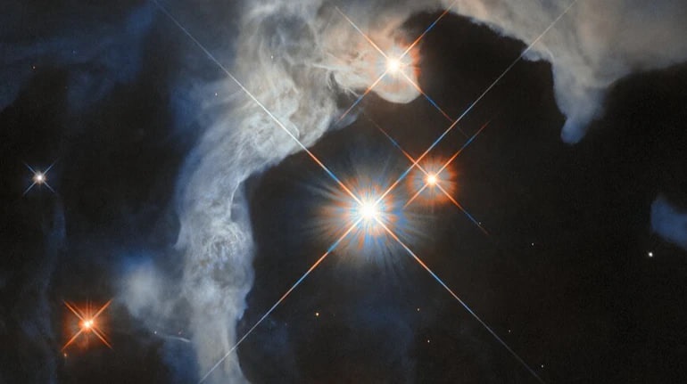 Технології - Хаббл зафіксував вражаючу туманність у сузір’ї Тельця