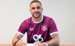 Новини спорту - Клуб АПЛ влаштував оригінальну презентацію новачка