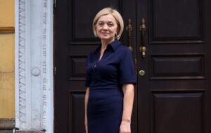 Новини України - Мовний омбудсман закликала скасувати для російської мови особливий статус