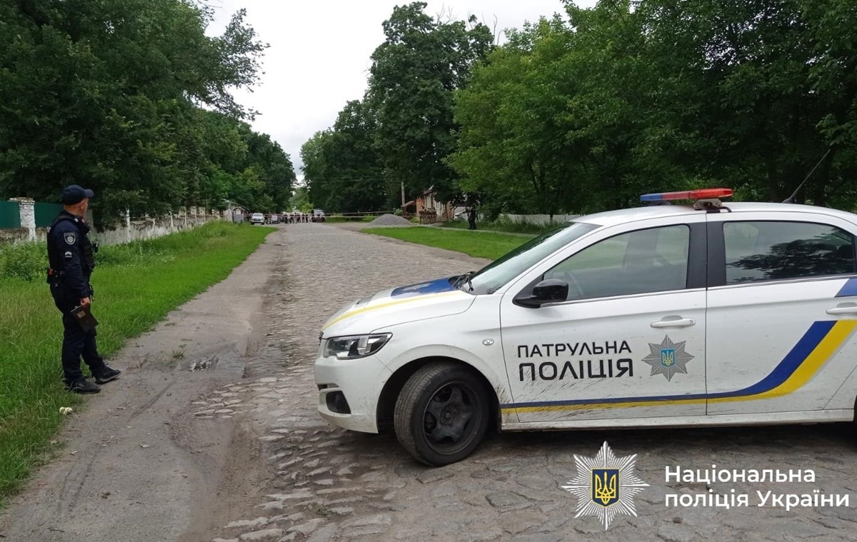 Новини України - Підозрюваний у вбивстві застрелився під час перемовин з поліціє