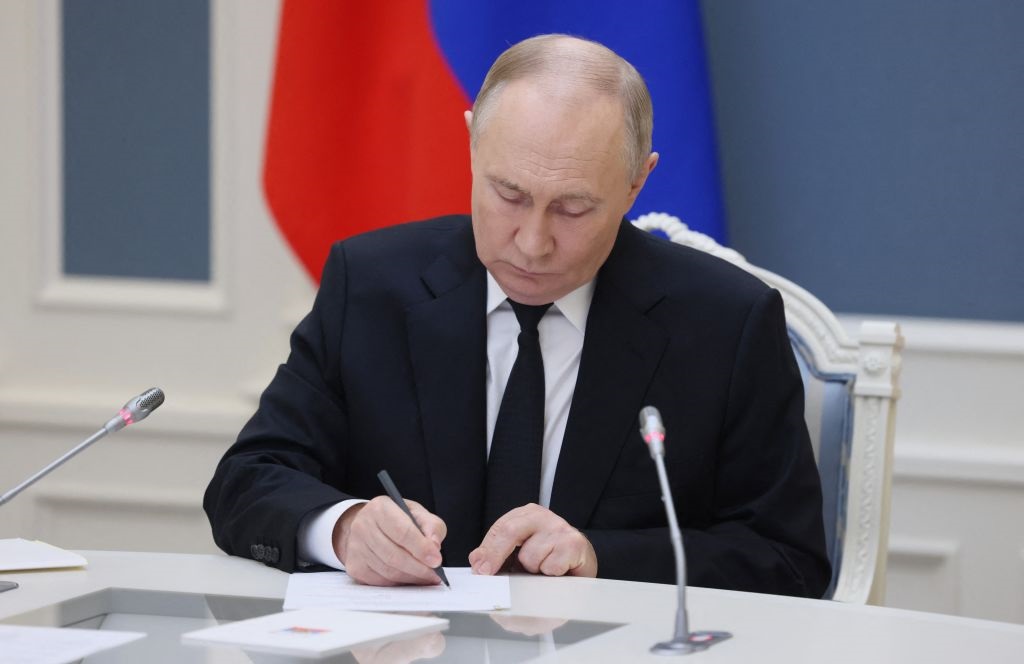 Новини світу - Путін офіційно дозволив найманців в російській армії