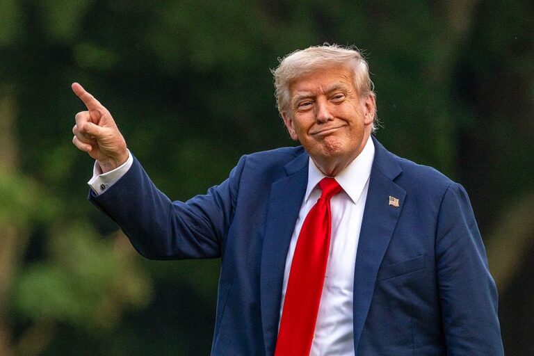 Трамп перепостив ШІ-відео “затримання Обами”