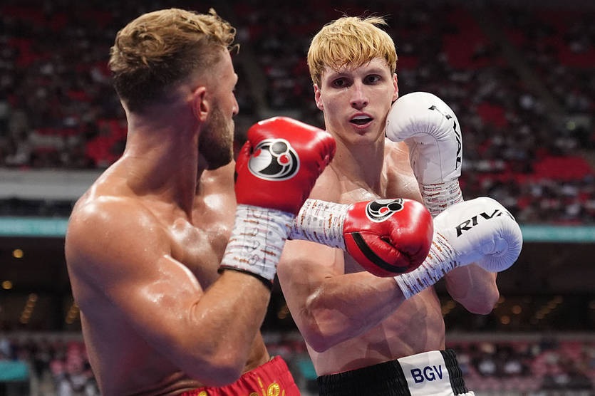 Новини спорту - У рамках боксерського шоу українець Лапін здобув важку перемогу: відео