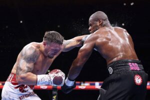 Новини спорту - Усик - видатний чемпіон: Батько Дюбуа висловився після поразки сина