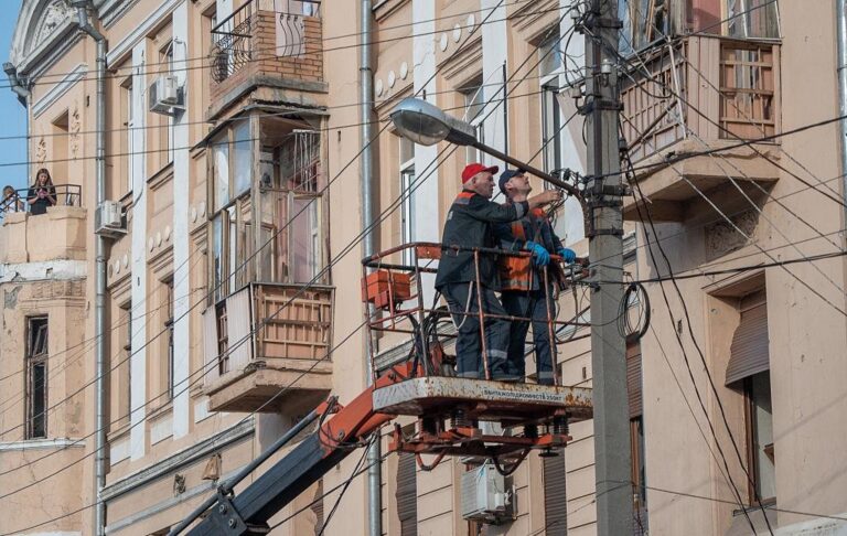 Відключення світла у трьох областях – Укренерго