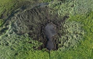 Новини України - Винищувач Mirage потонув у болоті на Волині - ДБР