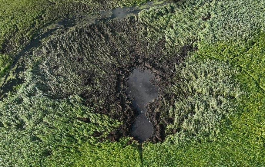 Новини України - Винищувач Mirage потонув у болоті на Волині - ДБР