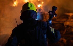 Новини України - Війська РФ вдарили по Дніпропетровщині, пошкоджено адмінбудівлю