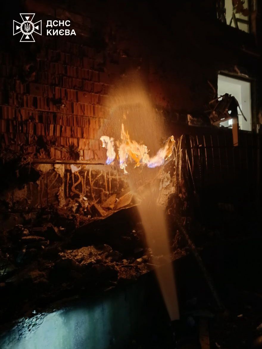 Новини Києва - З'явилися перші кадри наслідків удару РФ по Києву