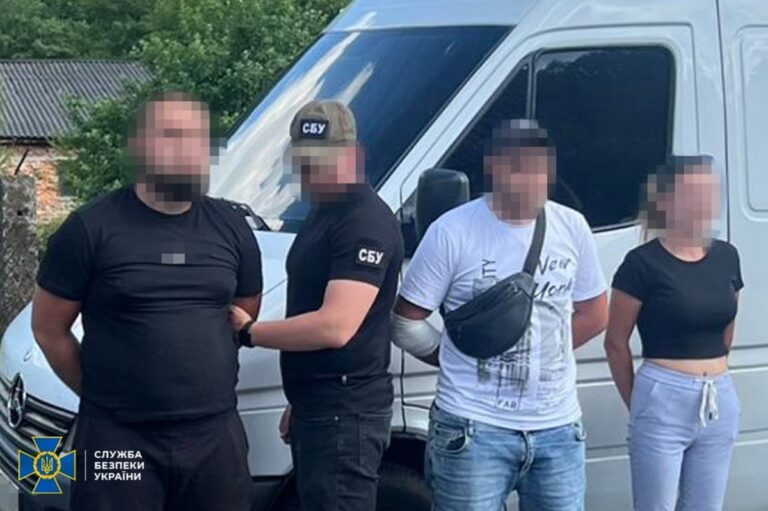 Затримано 14 організаторів схем для ухилянтів