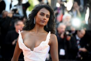 Новини культури - Зірка Бріджертонів зіграє у продовженні Диявол носить Прада