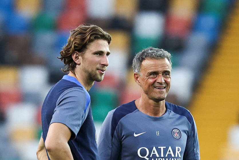 Новини спорту - Луїс Енріке на користь Забарного формує склад на першу гру сезону