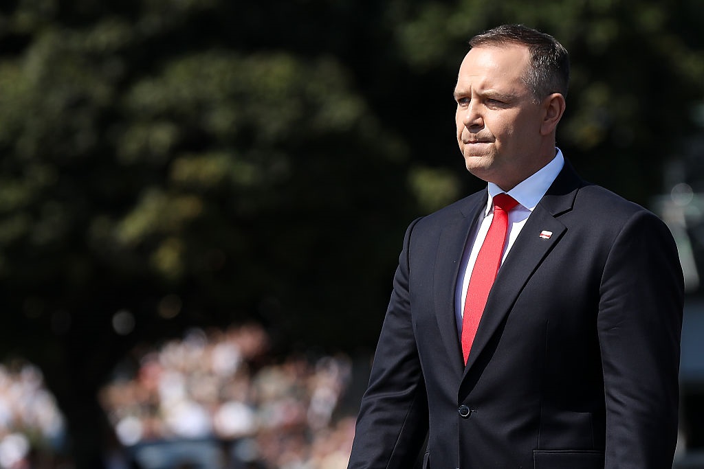 Новини світу - Навроцький заблокував виплати непрацюючим українцям