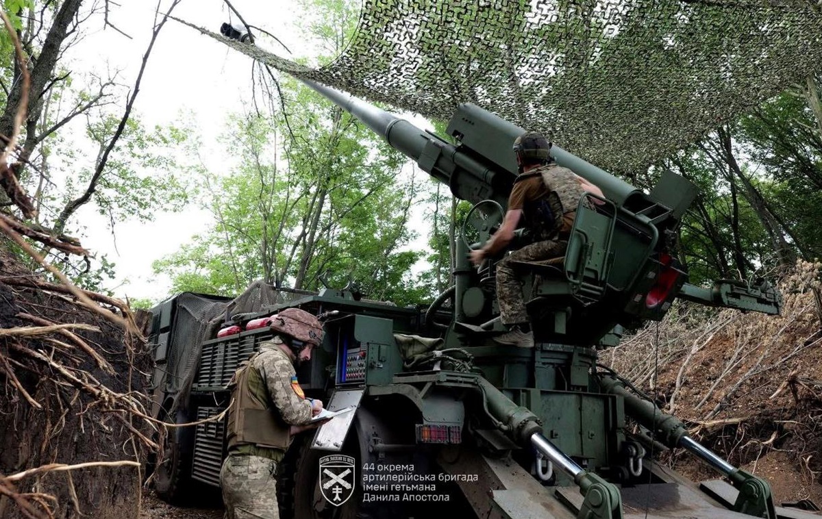 Новини України - Росіяни тиснуть на 12 напрямках - Генштаб