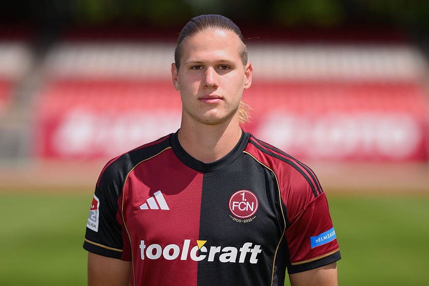 Новини спорту - Степанов, гравець Нюрнберга, забиває свій перший гол на професійному рівні