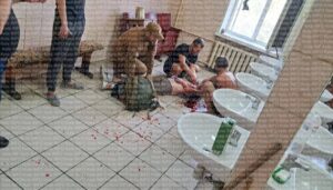 Новини Києва - У Києві мобілізований порізав собі руки та шию на збірному пункті