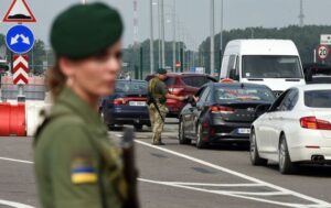 Новини України - Виїзд за кордон чоловіків до 22 років: все про закон