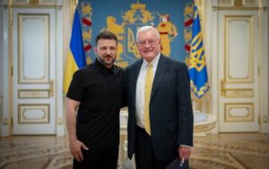 Новини світу - ЗМІ анонсували новий візит Келлога у Київ