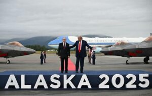 Новини світу - ЗМІ: Трамп сказав, що Путін вимагає від України віддати йому весь Донбас