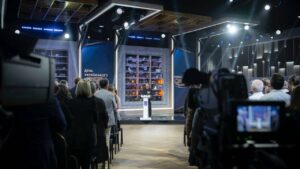 Володимир Зеленський привітав представників кіноіндустрії з Днем українського кіно