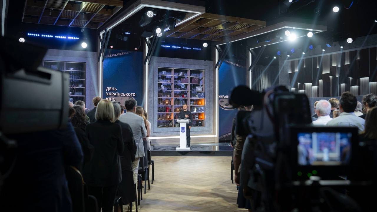 Володимир Зеленський привітав представників кіноіндустрії з Днем українського кіно