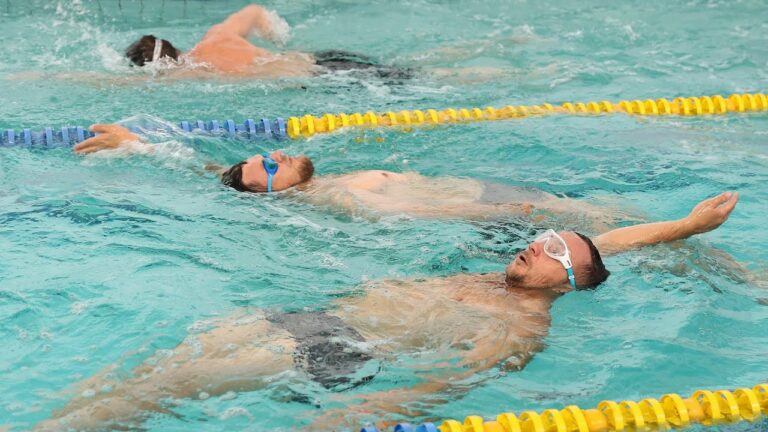 🏊🏻♀️ Відновлення у воді | поранені бійці системи МВС реабілітуються на заняттях з плавання