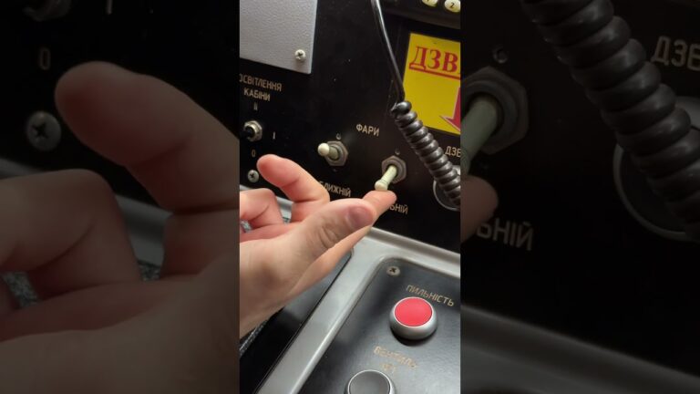 Осінній набір на курси машиністів і машиністок у київському метро