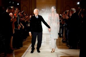 Новини бізнесу - Армані заповів розпродати його модний дім